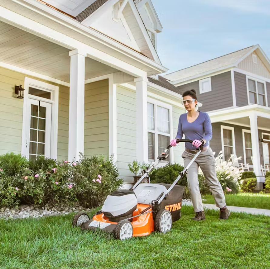 STIHL RMA 510 Promo Kit – Battery-Powered Self-Propelled Lawn Mower Bundle