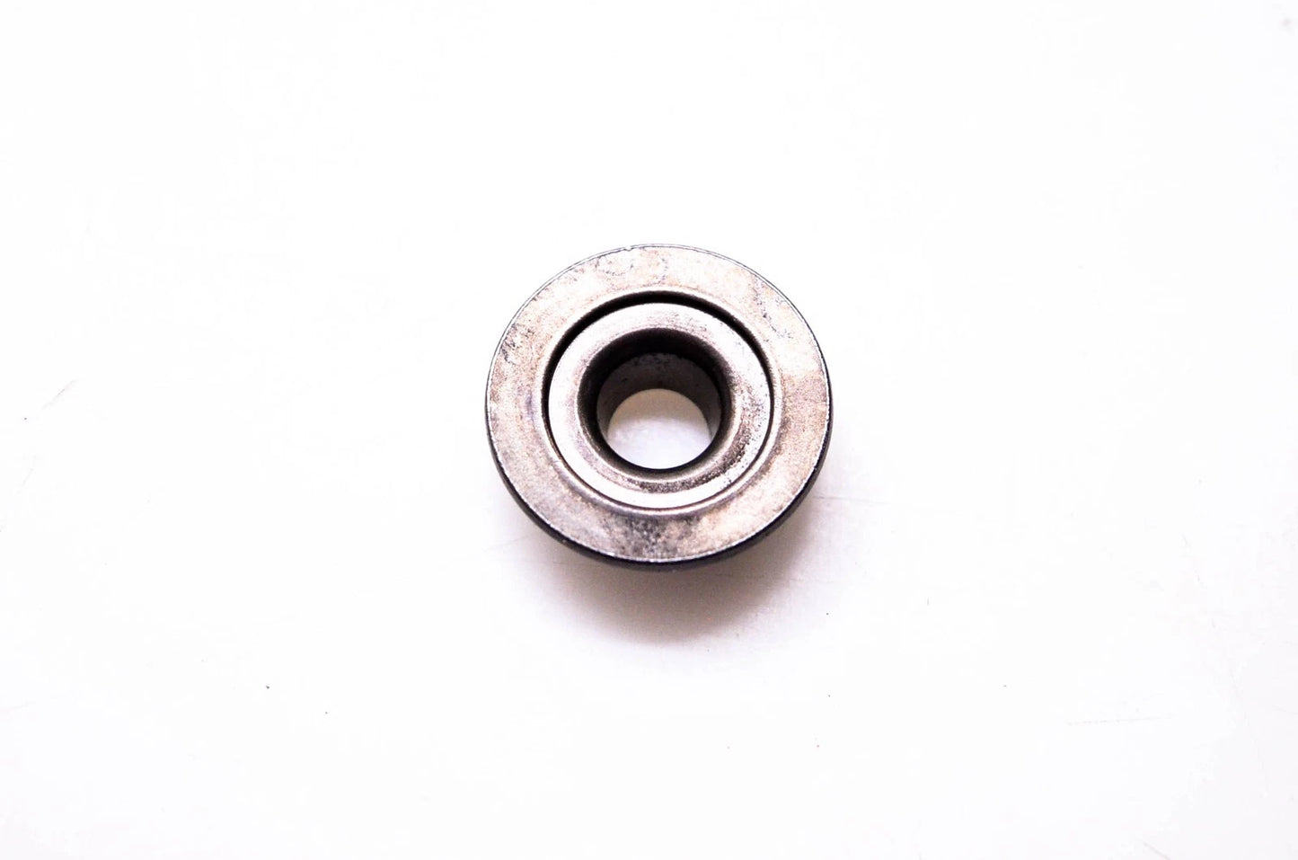 690964 – Briggs & Stratton Valve Retainer (Genuine OEM Part)