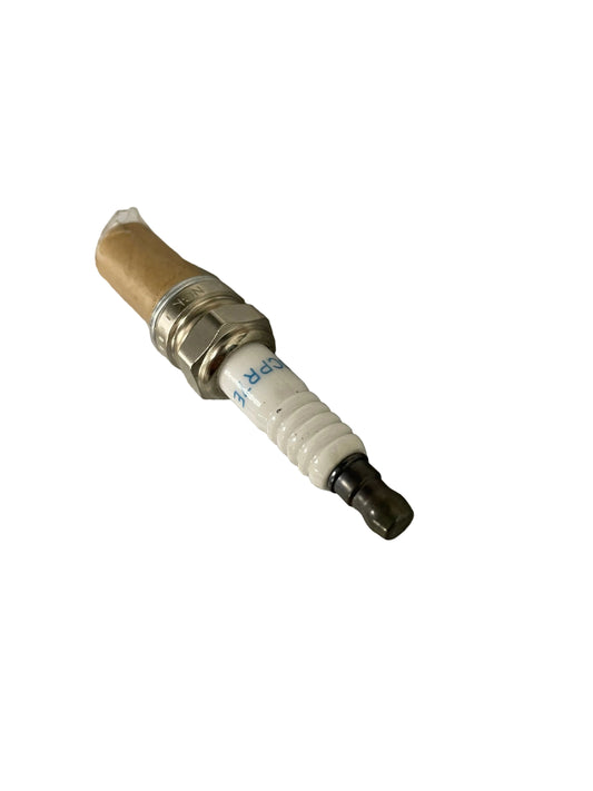 NGK DCPR7E Spark Plug – Genuine Replacement for Small Engines and Outdoor Power Equipment