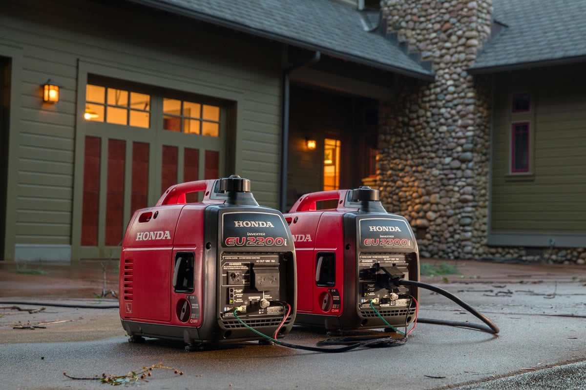 Honda EU2200i Inverter Generator – 2200W Super Quiet Portable Generator with CO-MINDER™ | Fuel Efficient &amp; Lightweight